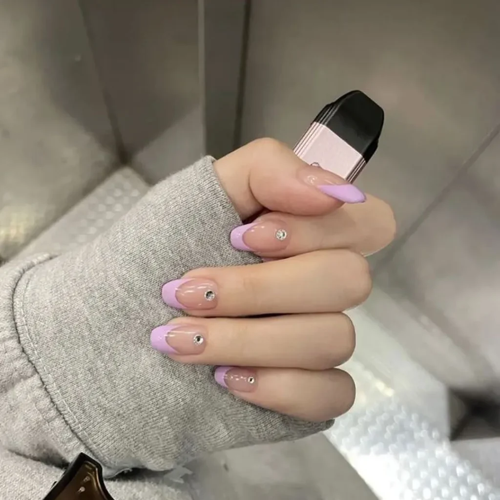 Chic and attractive French nail design