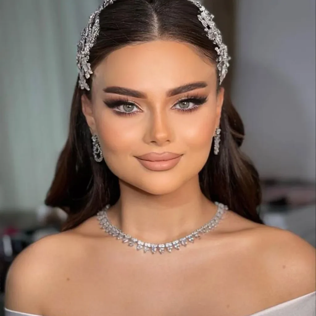 Special and attractive bridal makeup