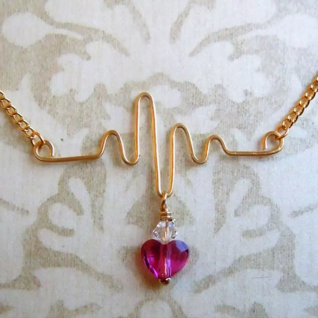 chic heart rate necklaces