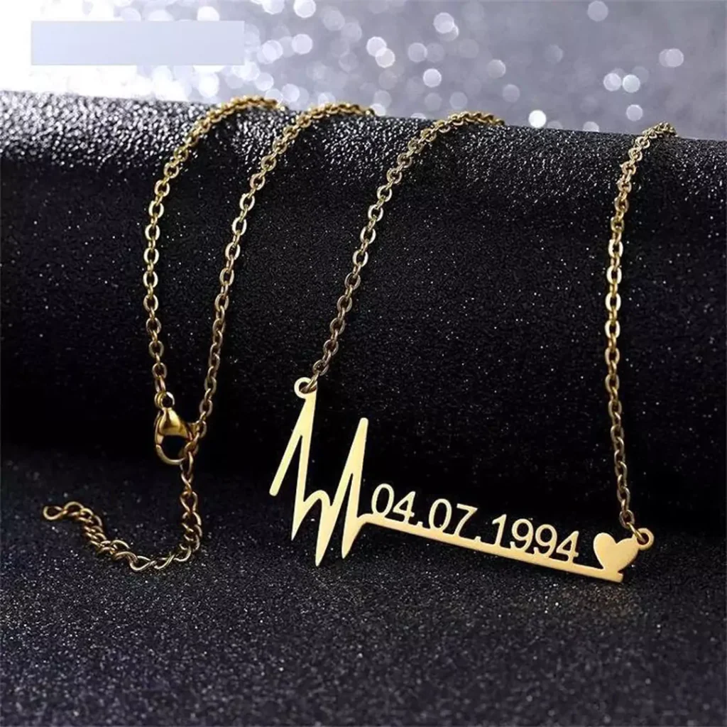 Stylish heart rate necklaces