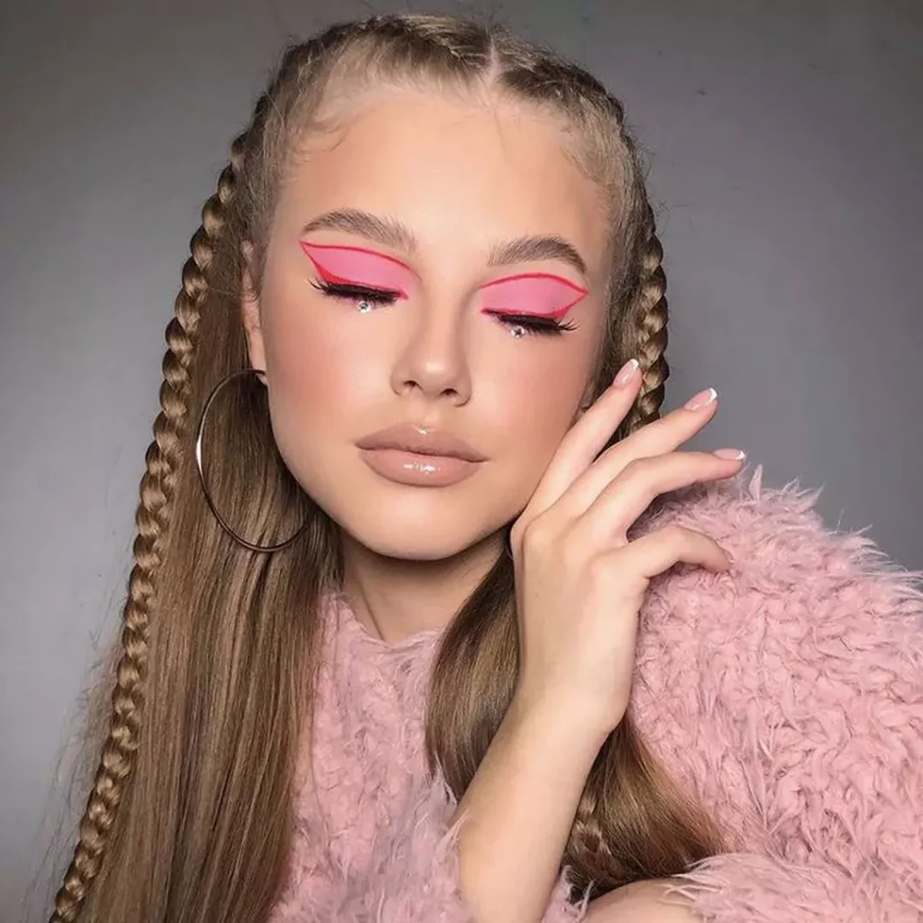 Sporty pink eyeshadow