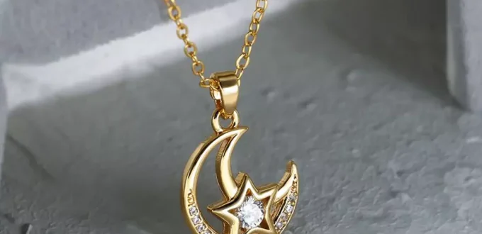 Attractive moon design necklaces