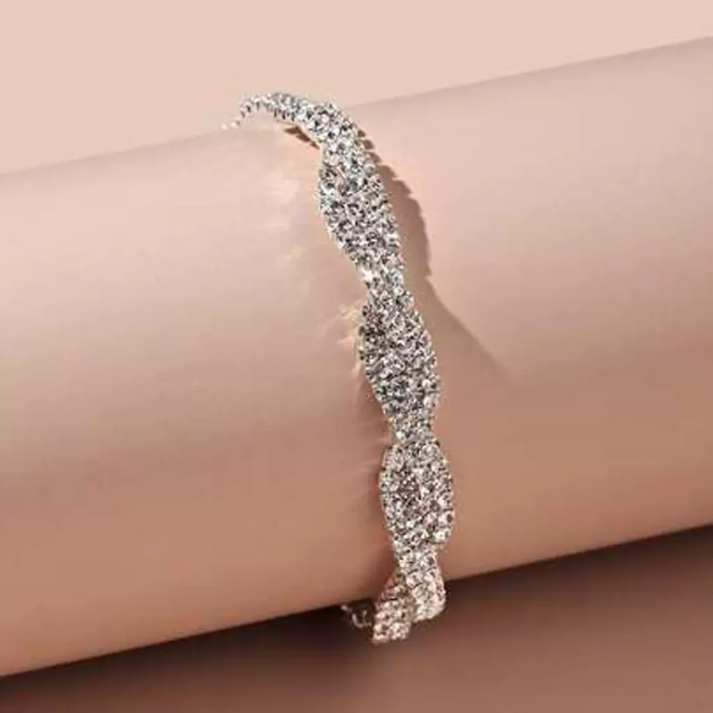 Eye-Catching women's bracelet