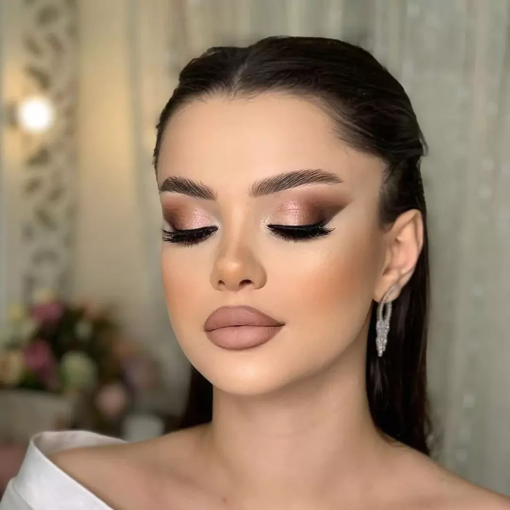 Chic and Elegant Women's Facial Makeup