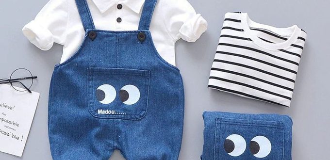 the trend model of a baby boy's jumpsuits