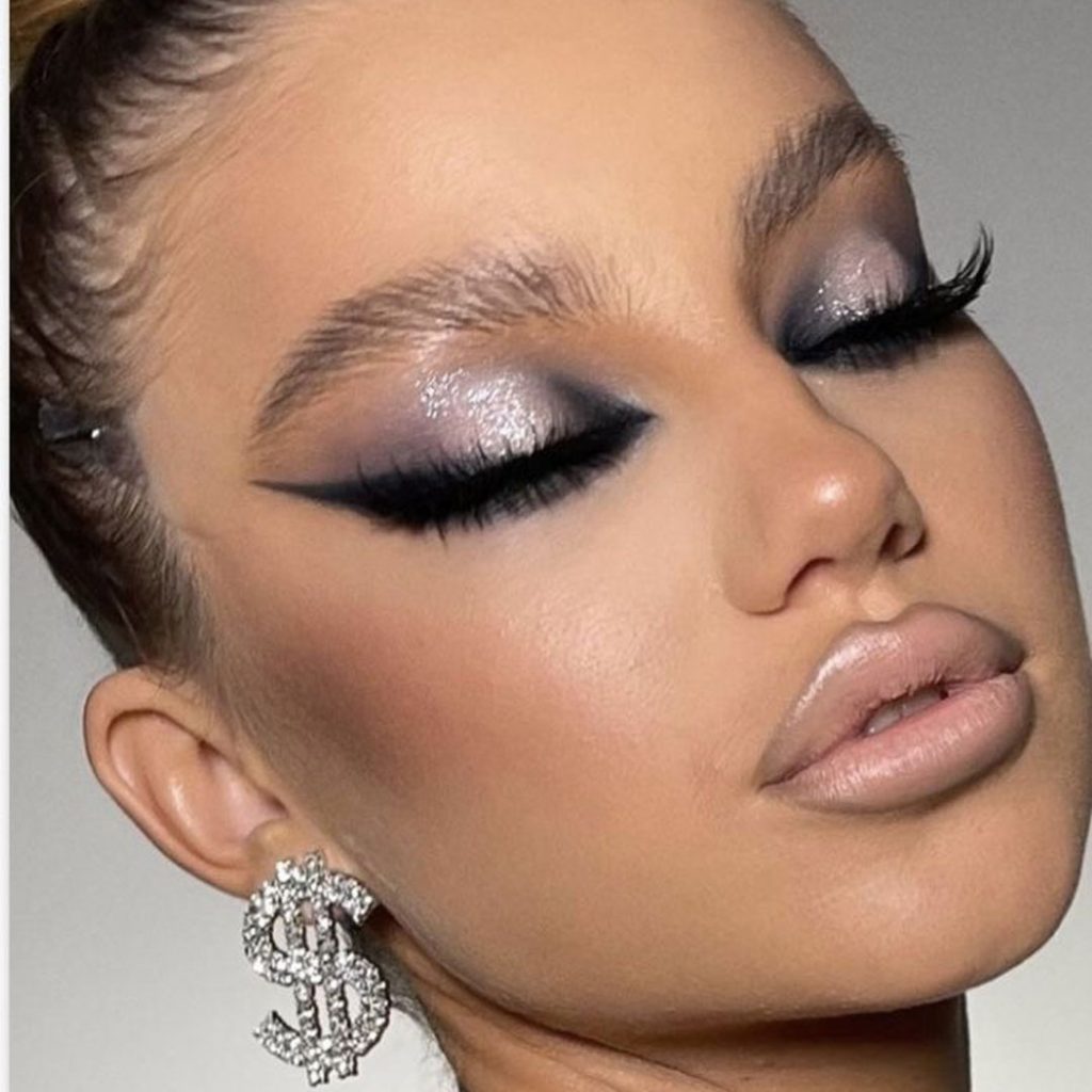 deceptive gray eyeshadow