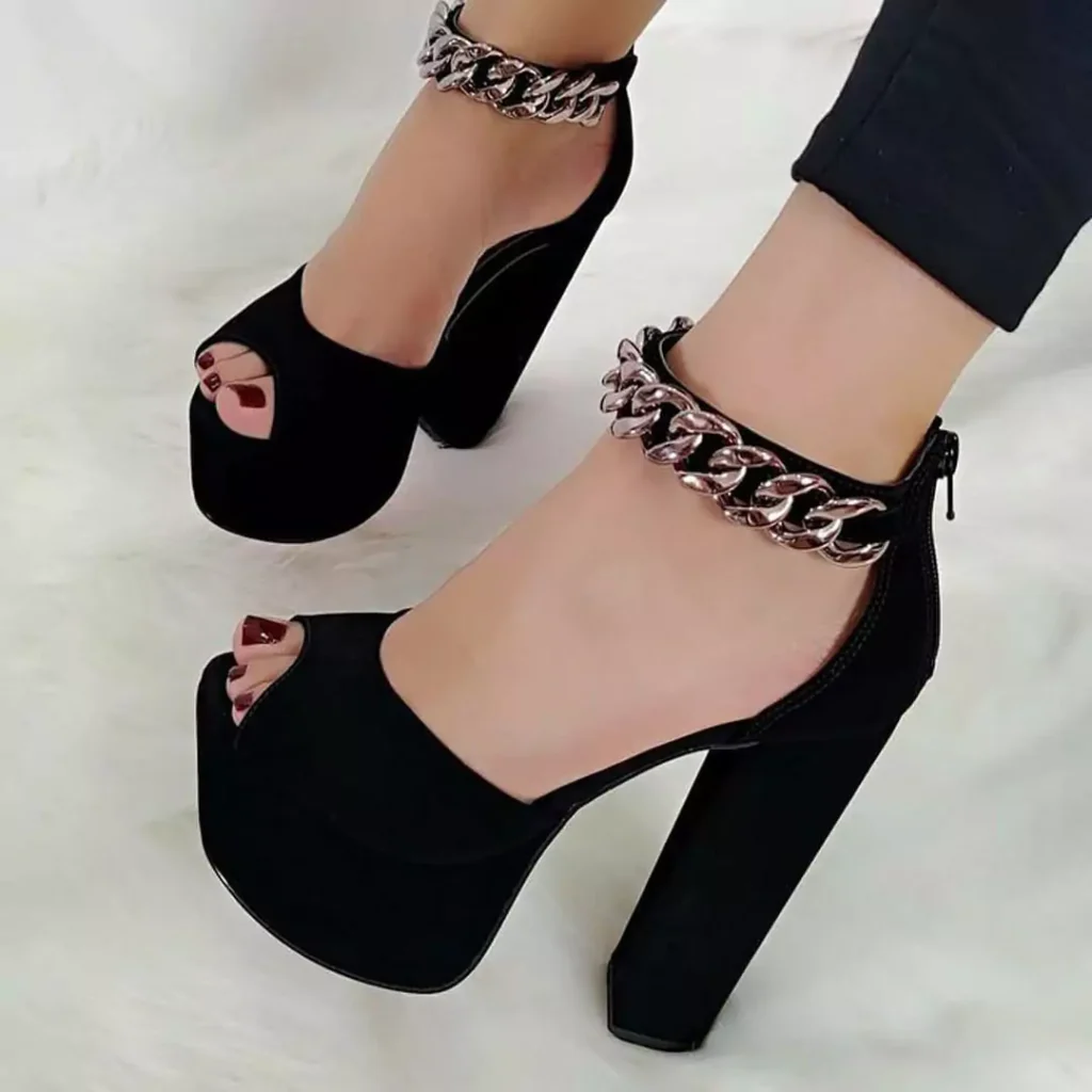 trendy black heels