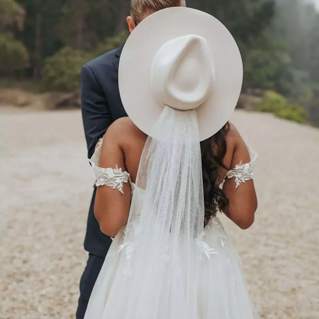 trendy bridal hats with veil