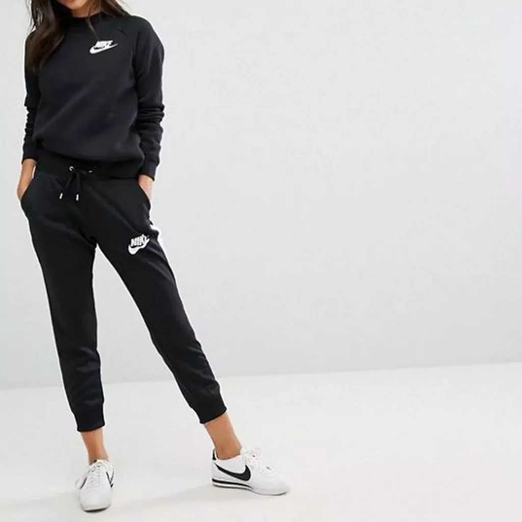 eye-catching Nike women's outfits