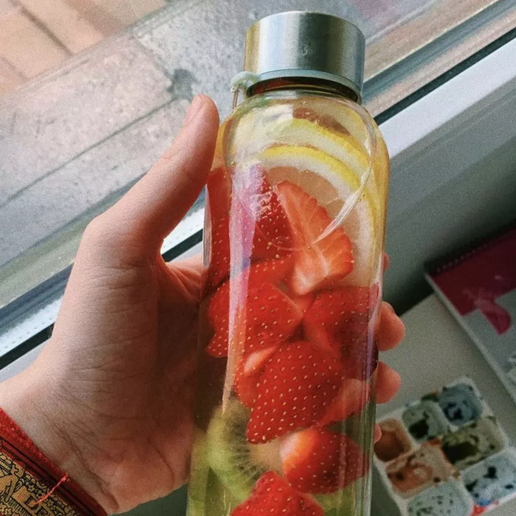 strawberry detox waters