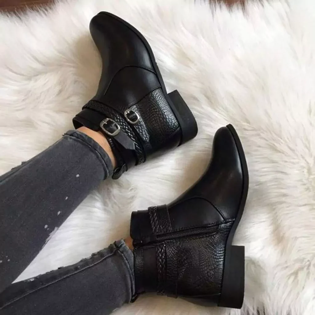 trendy short black boots for women 