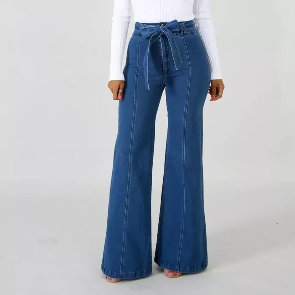 fashionable wide-leg jeans outfits for women in 2024