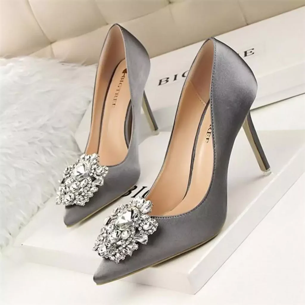 trendy gray high-heeled shoes 