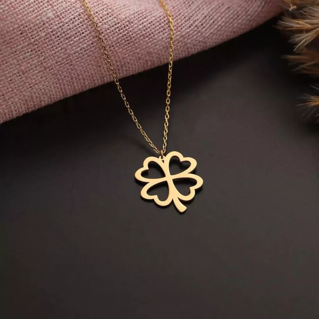 Deceptive 4-leaf clover necklaces