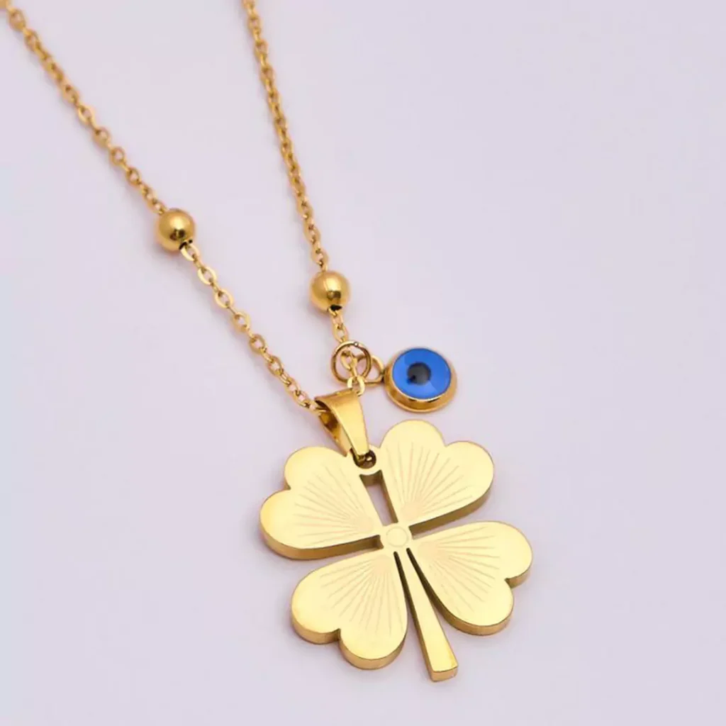 Eye-catching 4-leaf clover necklaces