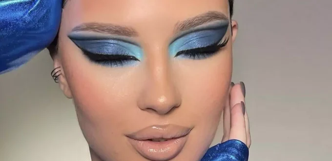 Beautiful Makeup with blue eyeshadow