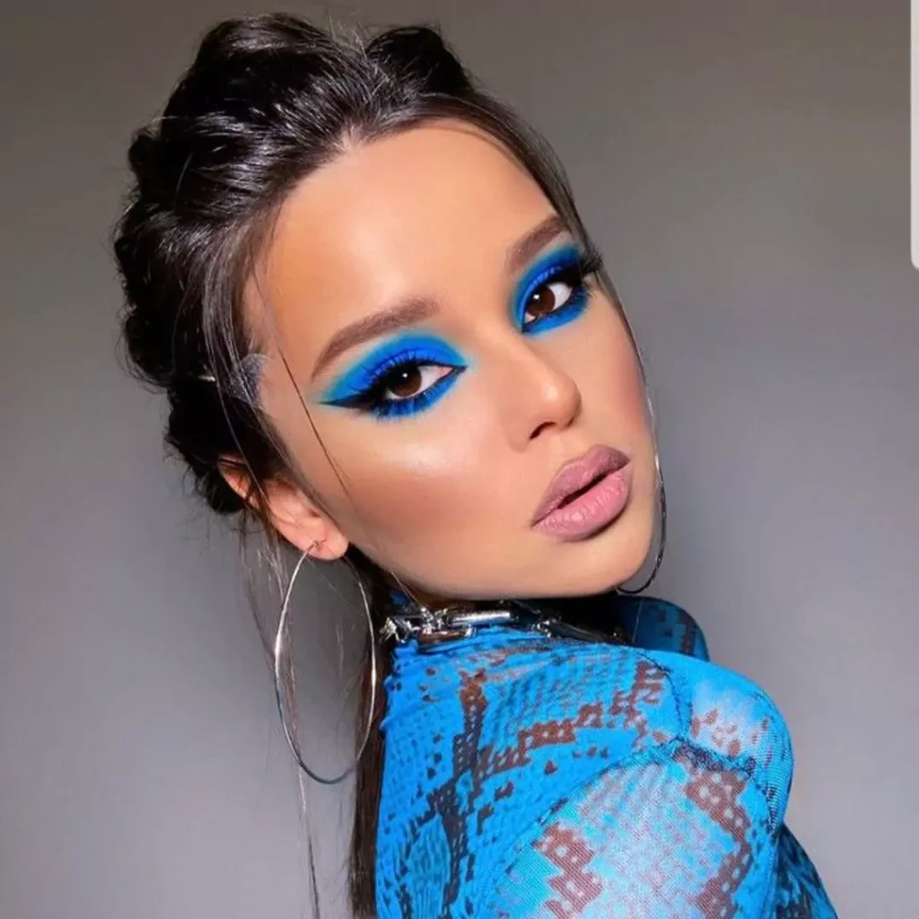 Enchanting Makeup with blue eyeshadow