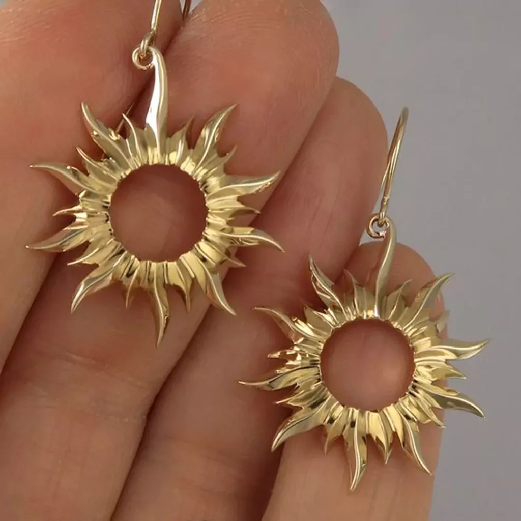 Special earrings with sun designs