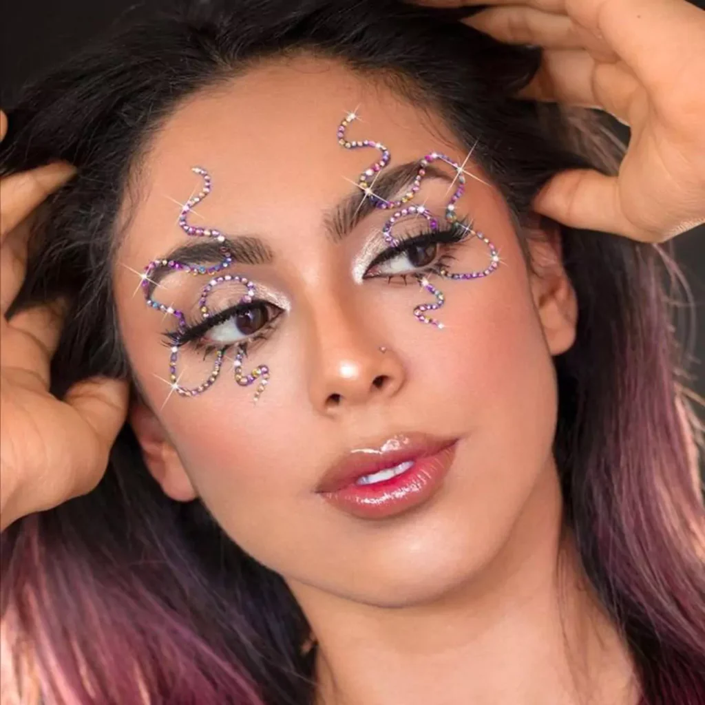 Eye-catching Glittering jeweled makeup