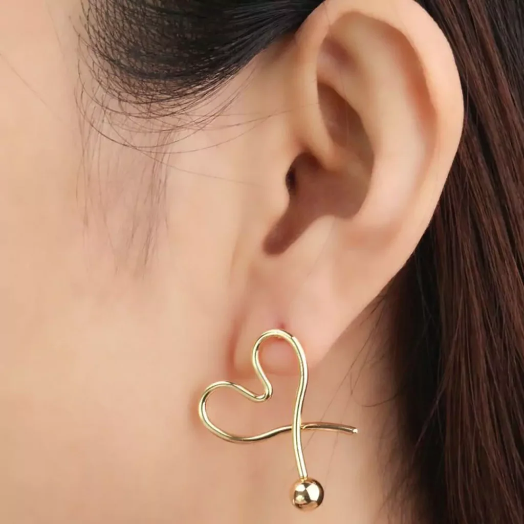 Eye-catching earrings with a heart designs