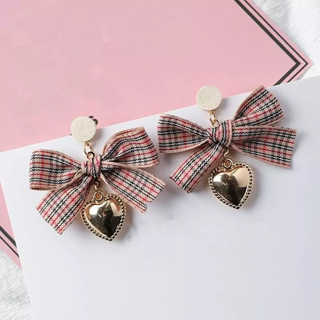 Attractive earrings with bow tie designs