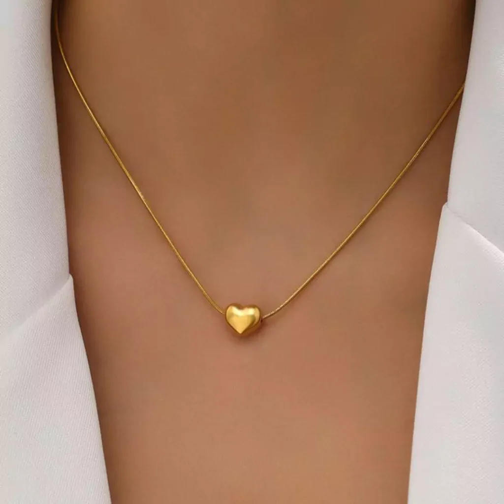 Attractive heart necklaces