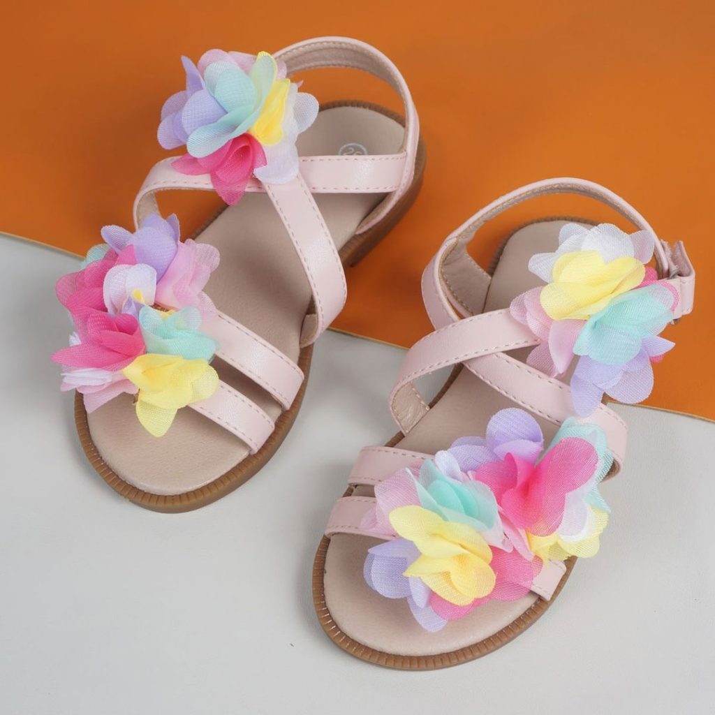 eye catching summer shoes for baby girls