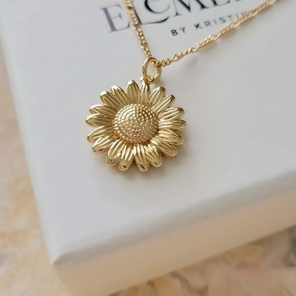 Stylish flower design necklaces