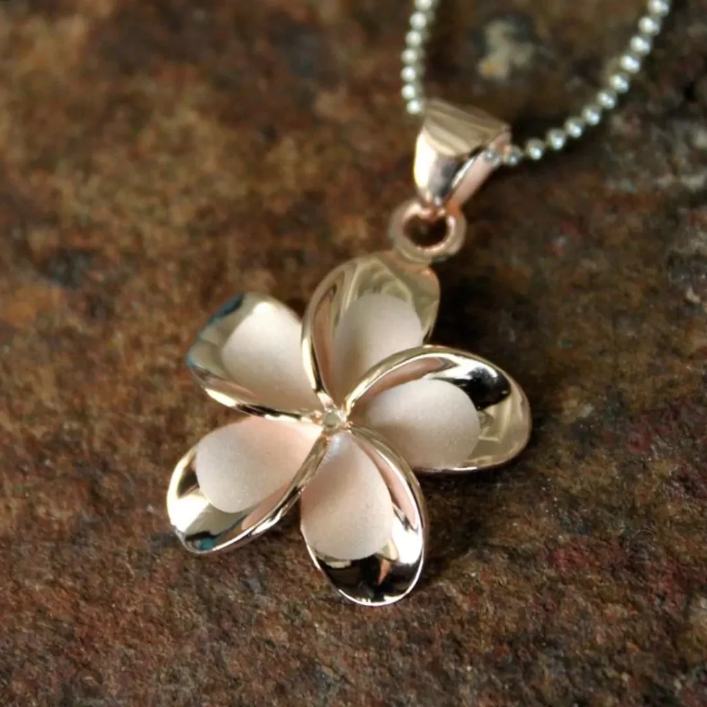 Attractive flower design necklaces