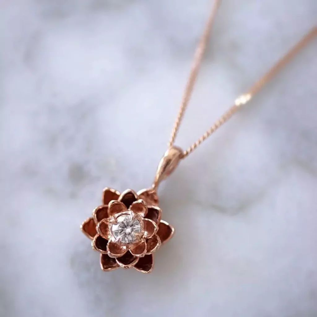 Enchanting flower design necklaces