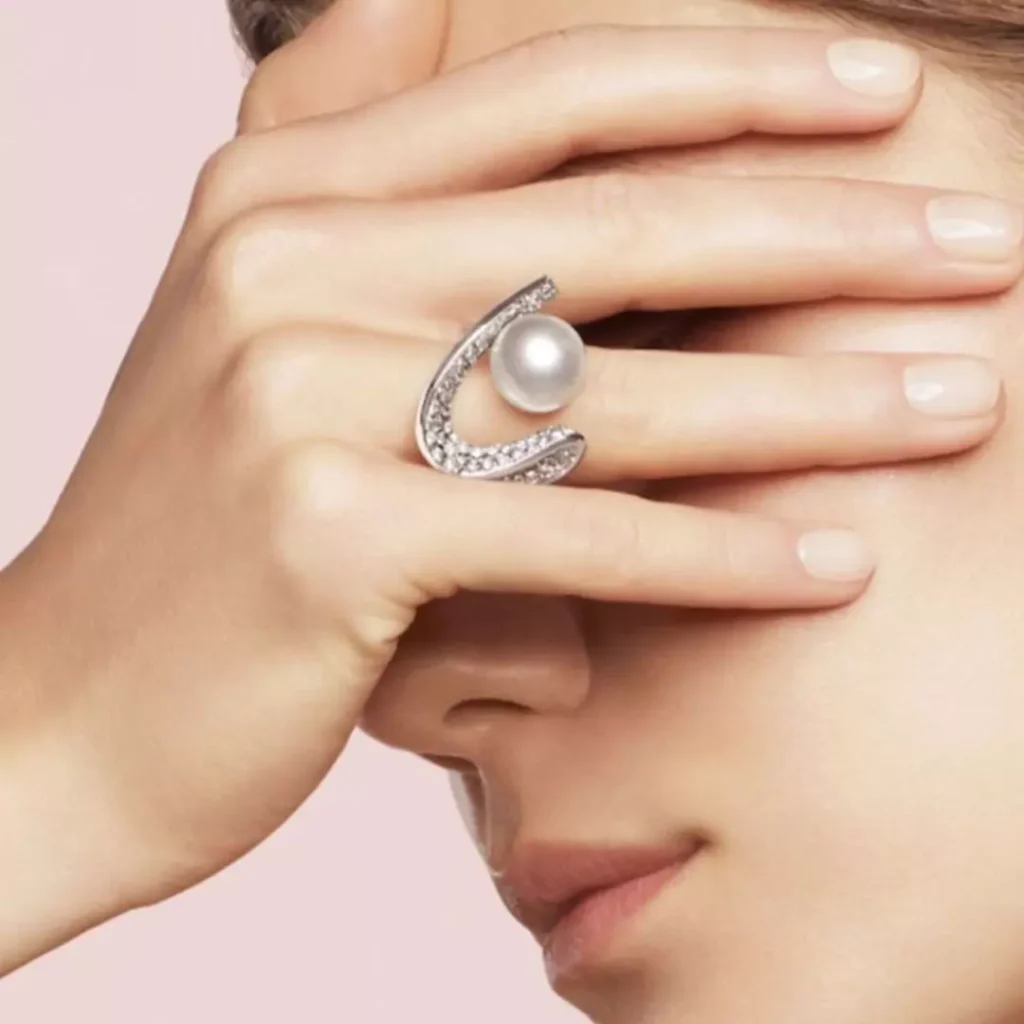 Beautiful and charming pearl rings