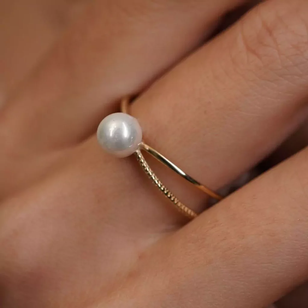 Attractive pearl rings