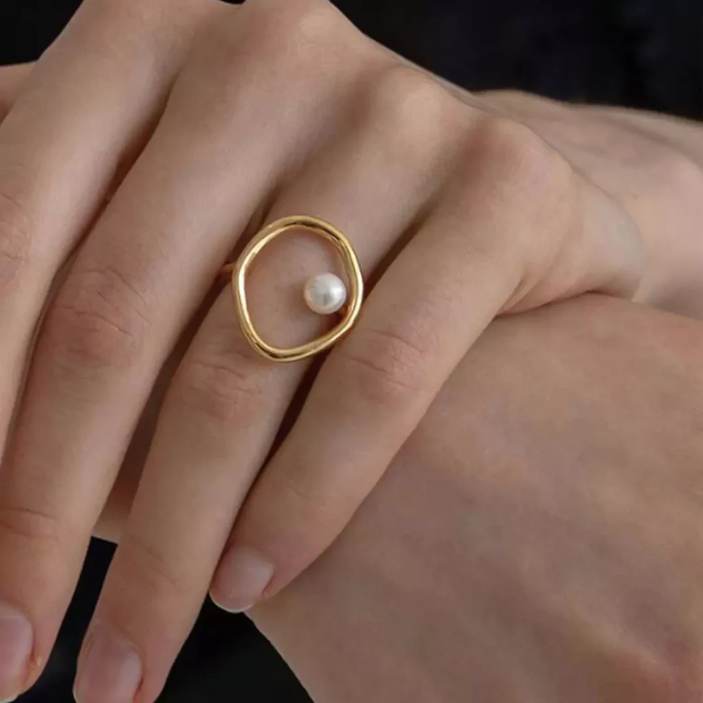 Stylish pearl rings