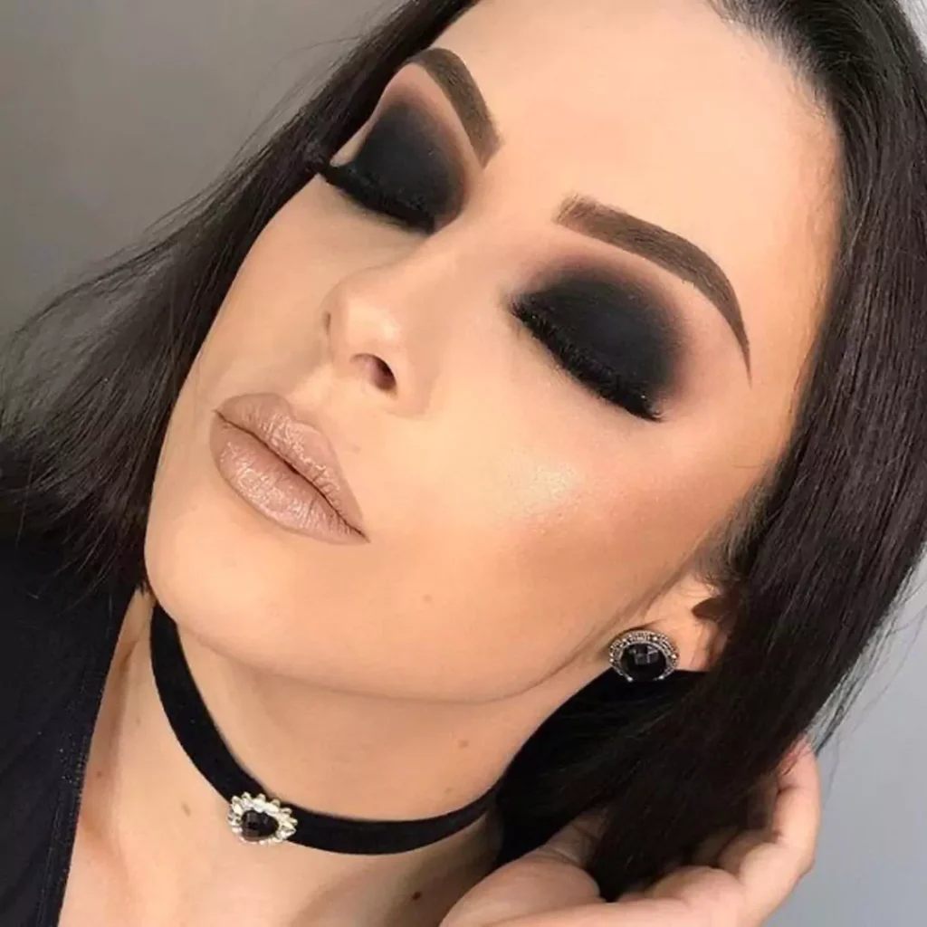 Enchanting Smoky makeup