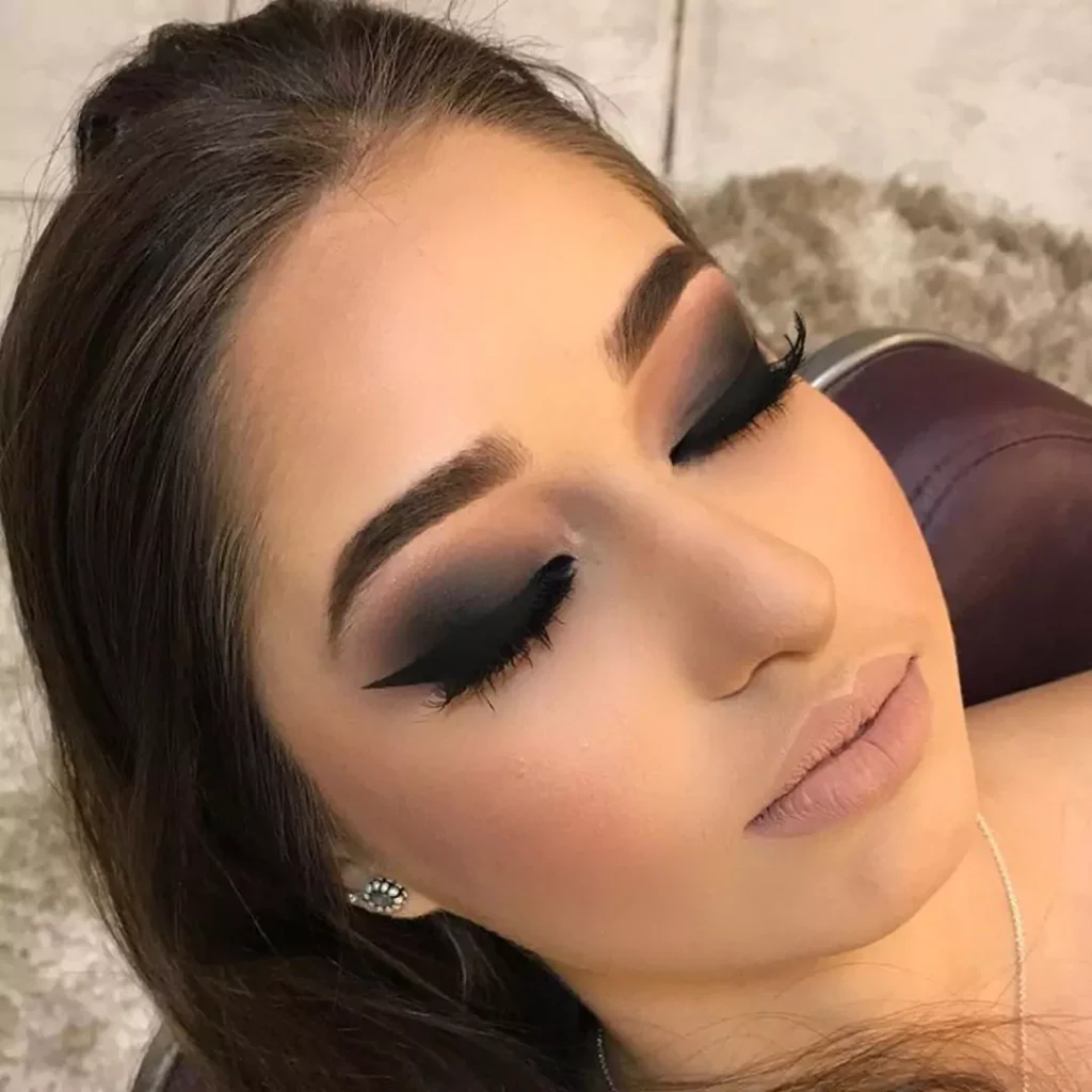 Beautiful and charming Smoky makeup