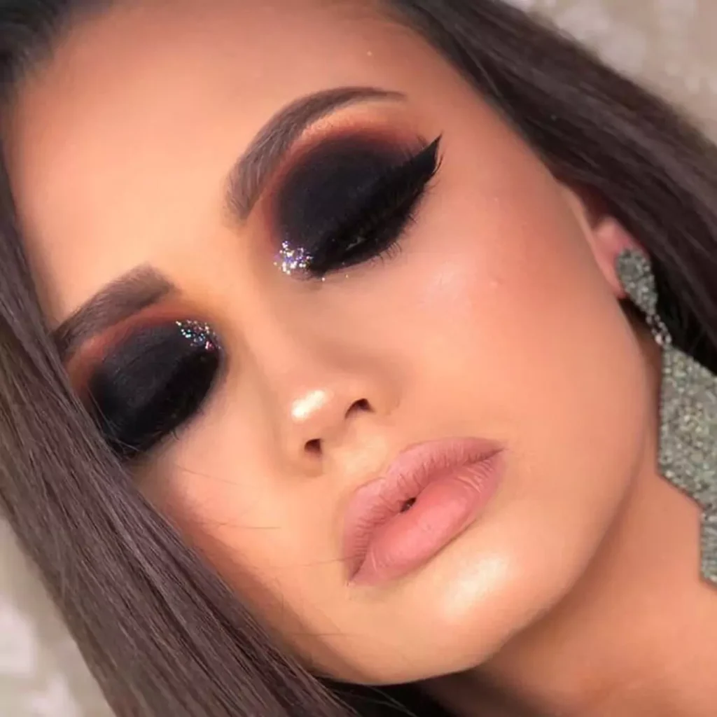 Stylish Smoky makeup