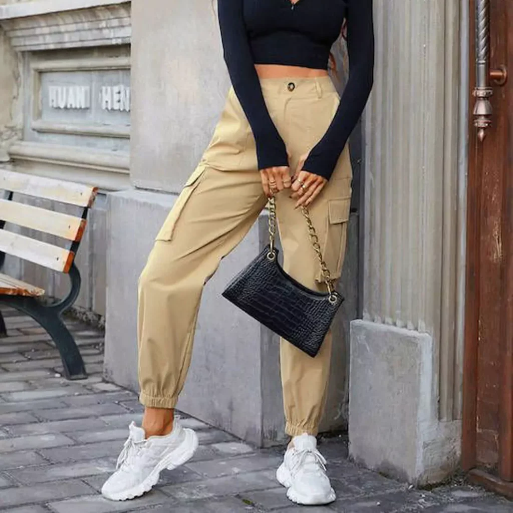 enchanting cargo pants outfit of women