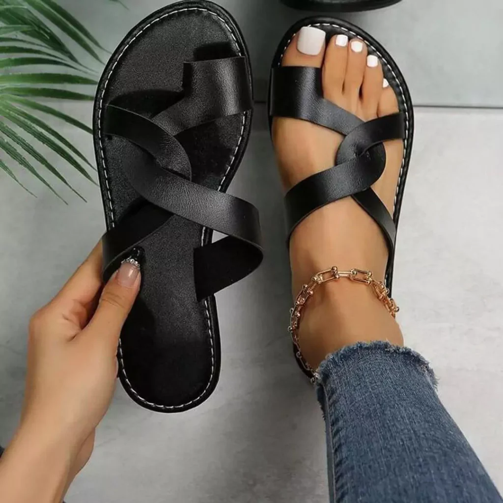 women's black trendy slippers