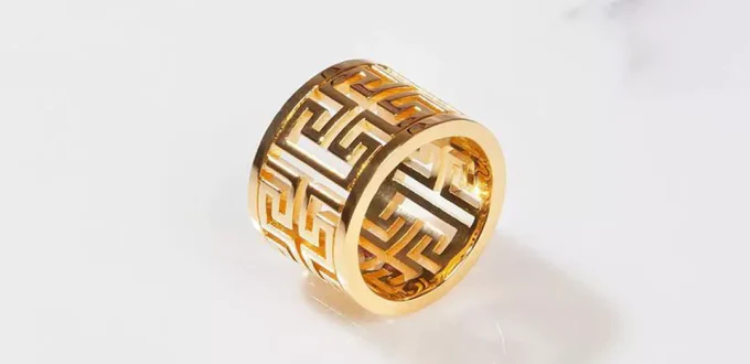 fashionable Versace men's gold ring