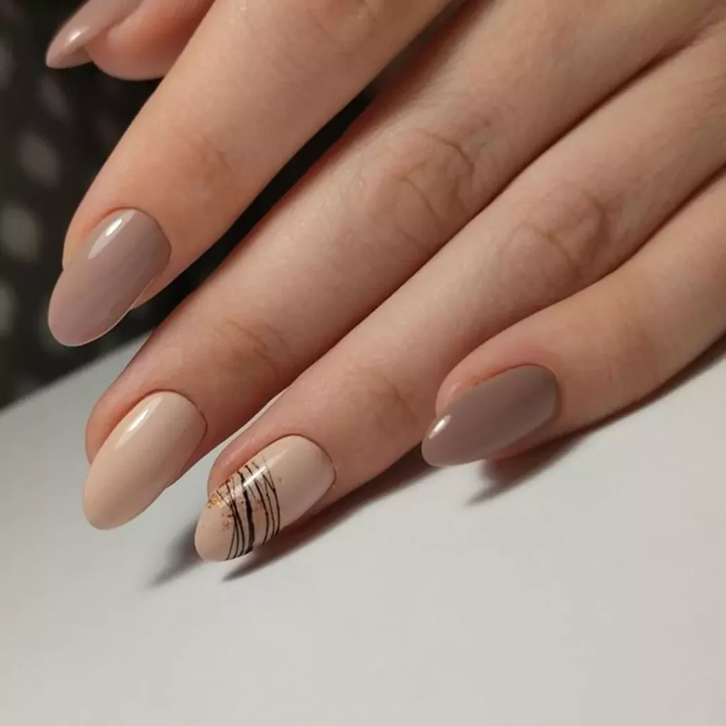 chic nail designs suitable for busy individuals 