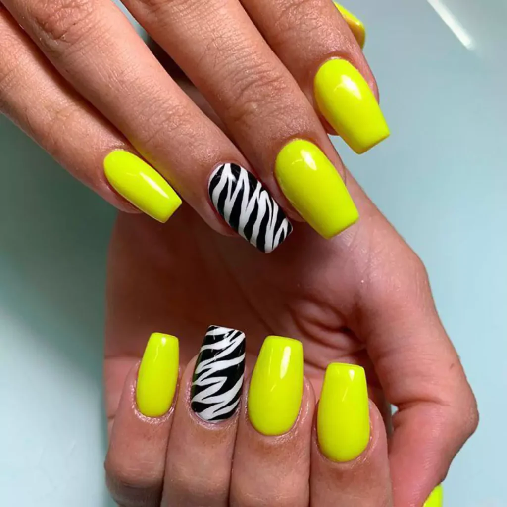 elegant nail designs with a zebra theme 