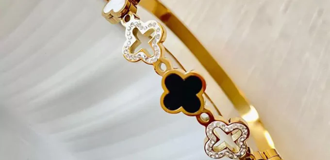 elegant black clover gold bracelet for girls