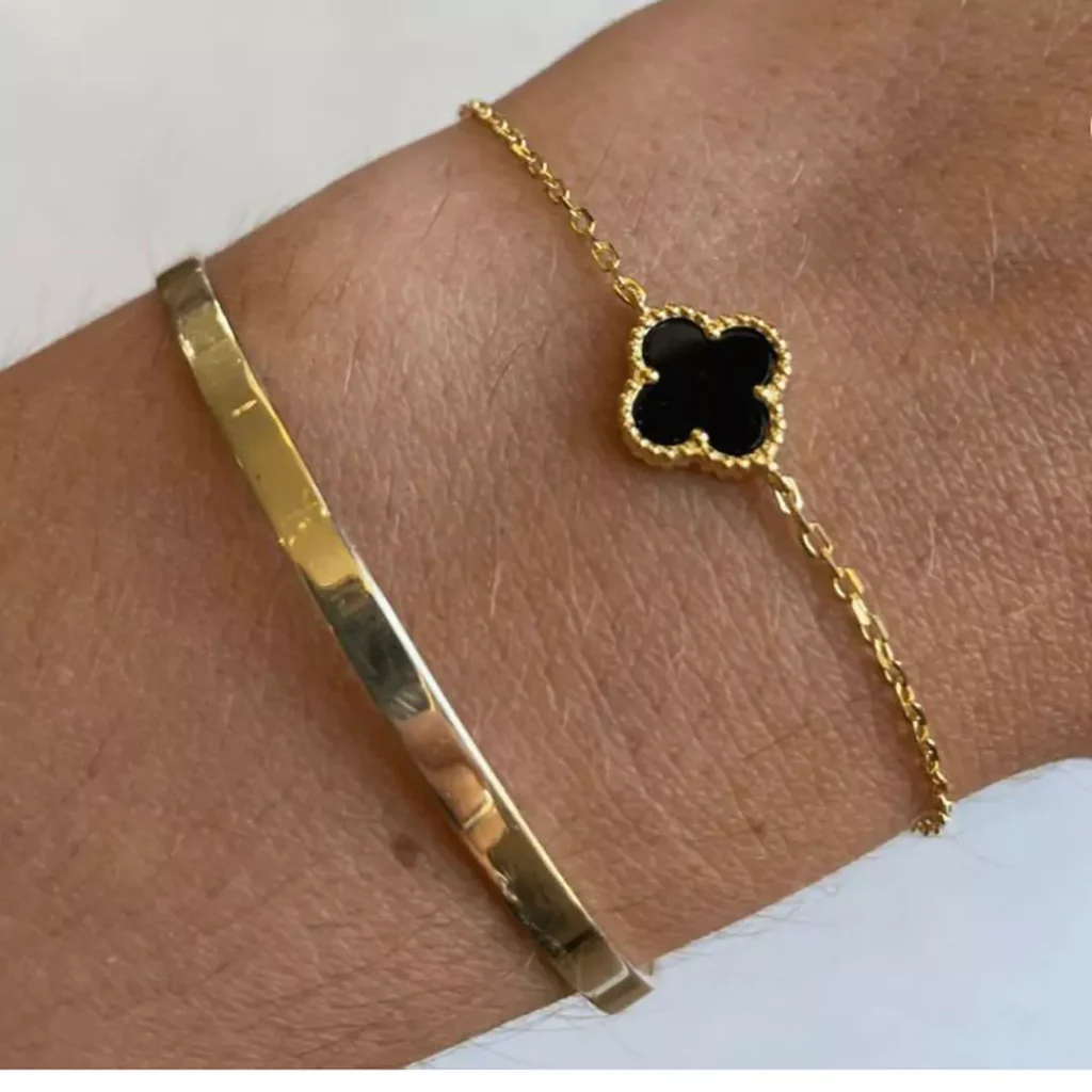 glamorous black clover gold bracelet for girls 