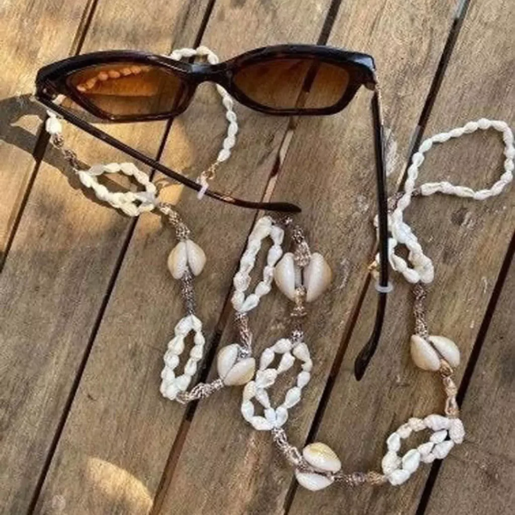 classy shell Eyeglass Chains