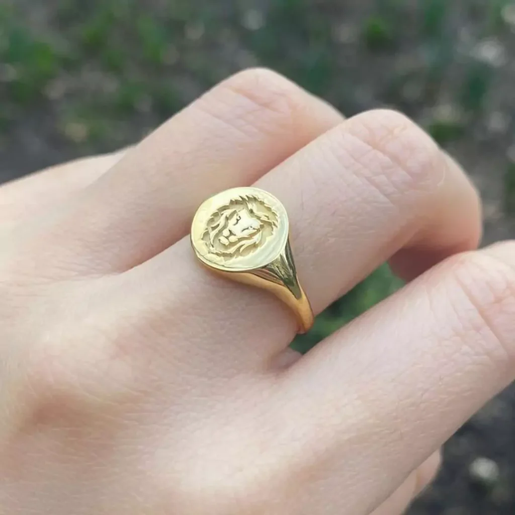 sophisticated Signet Gold Rings