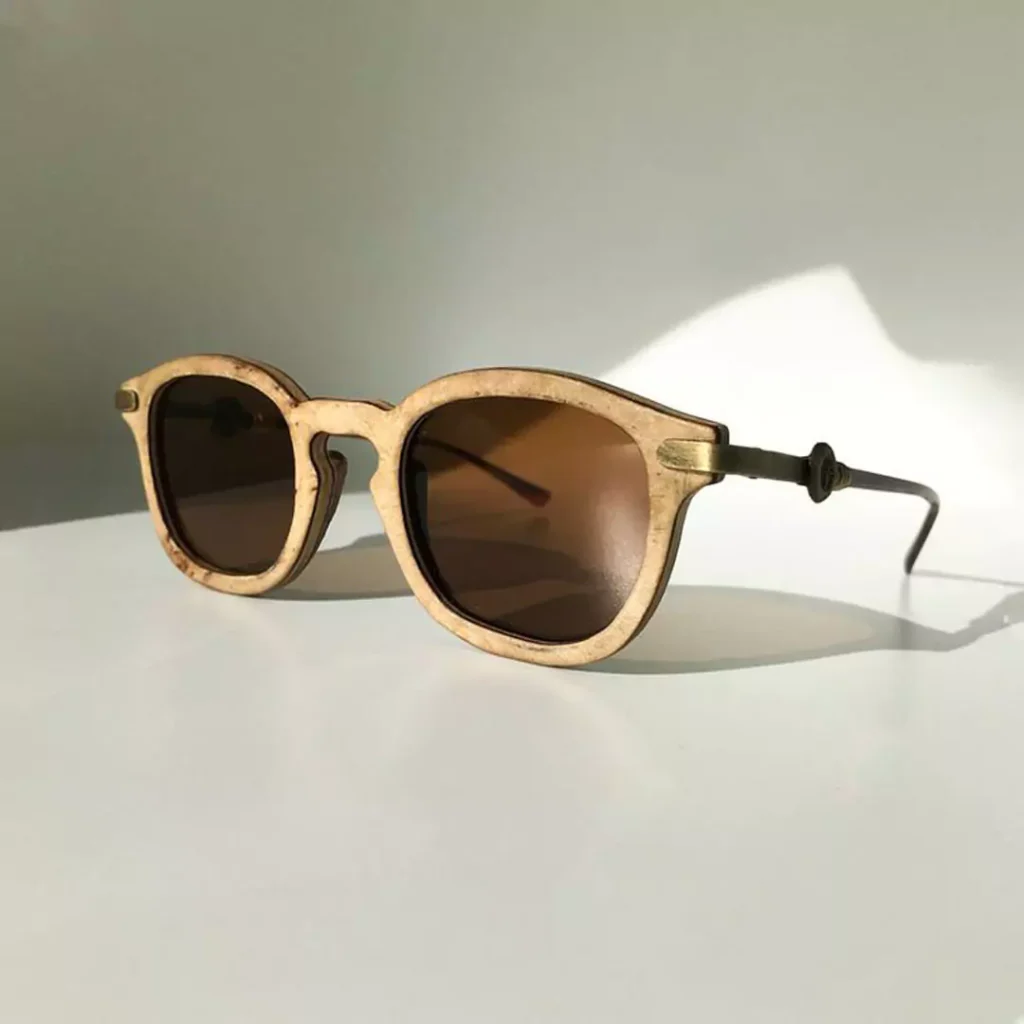 trendy wooden frame sunglasses