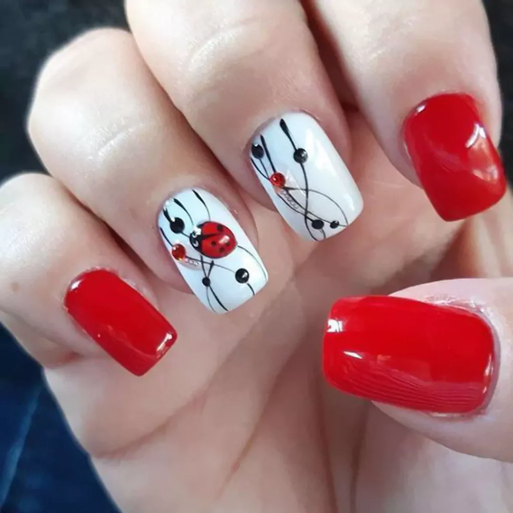 chic ladybug nail designs