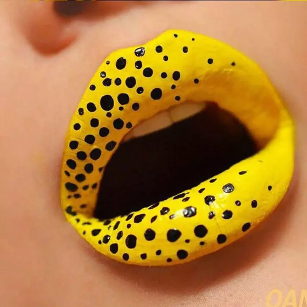 Special mottled lip makeup