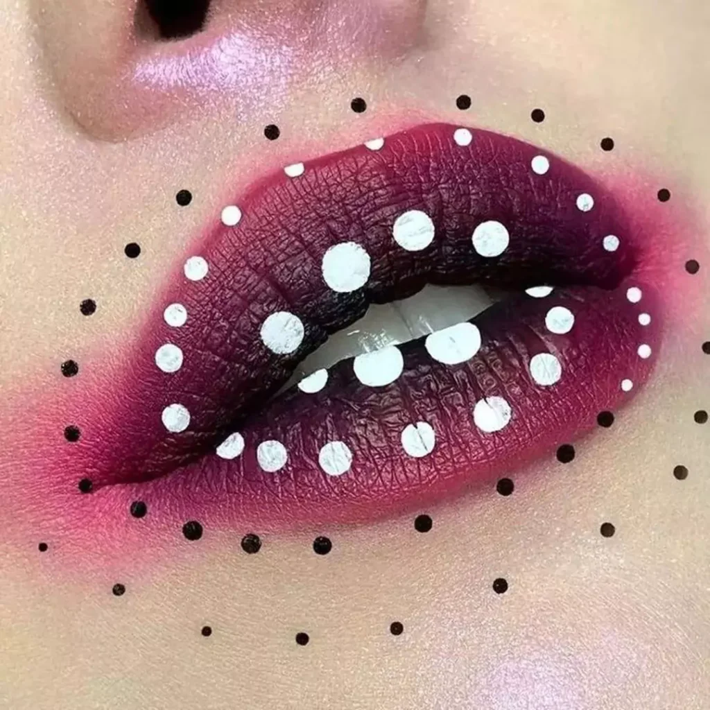 Deceptive mottled lip makeup