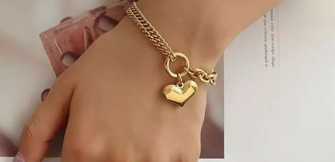 beautiful gold heart-shaped bracelets